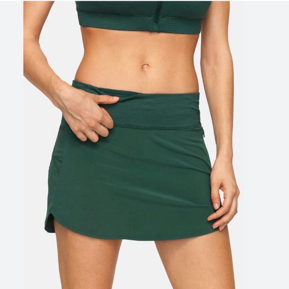 ⭐️SOLD⭐️Outdoor Voices Hudson 4" Skort Green